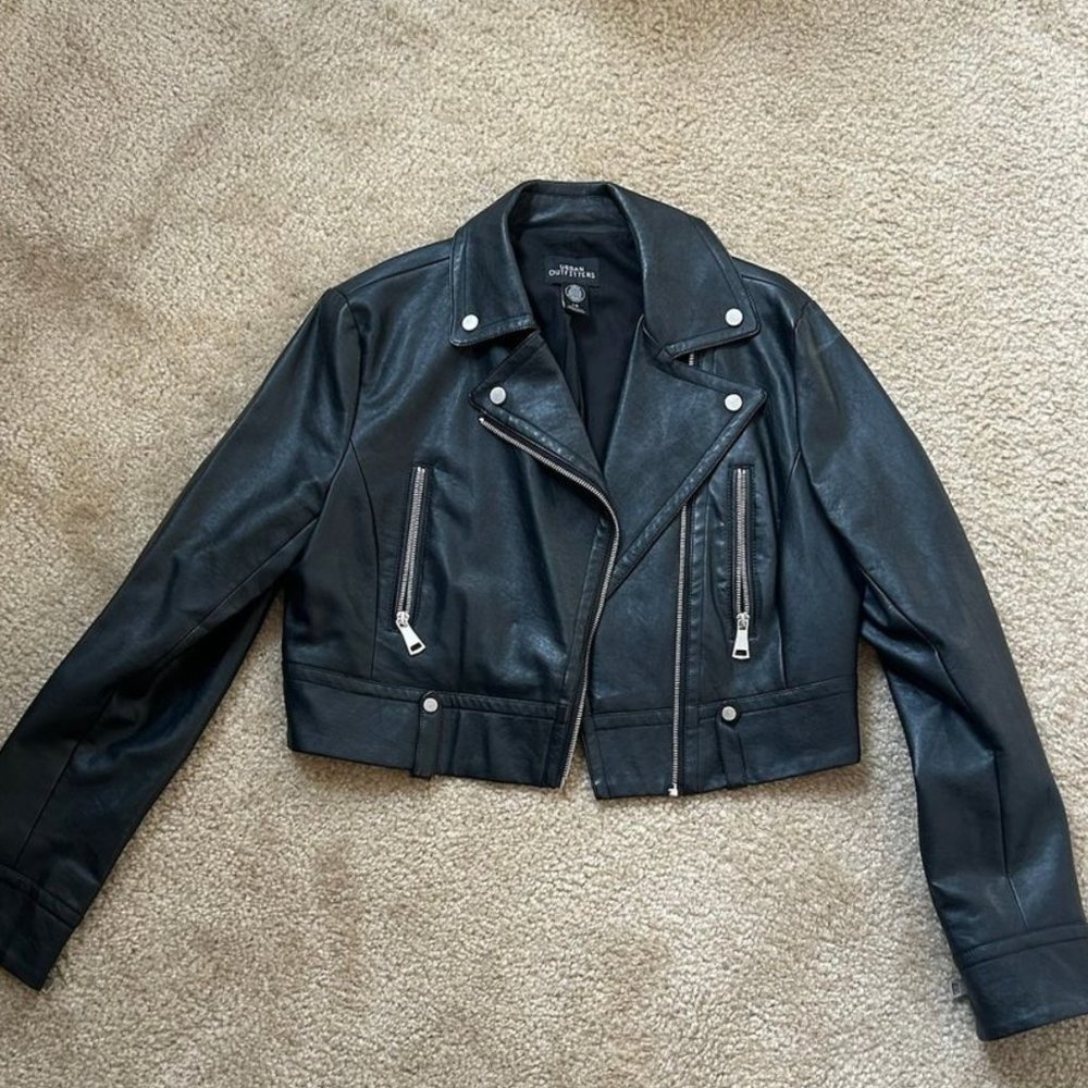 UO Faux Leather Cropped Moto Jacket (Size L, Like New)